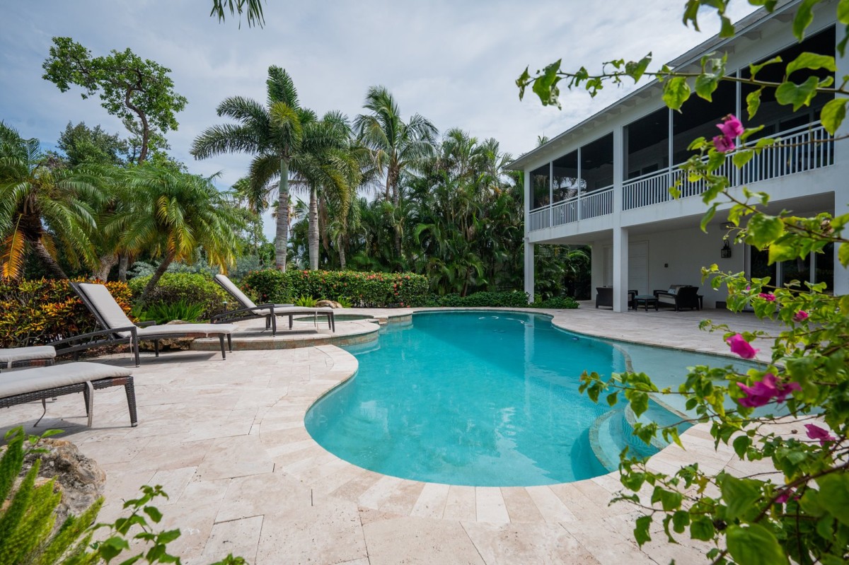 Mike Norman Realty, Inc.-2310 Canasta Dr Bradenton Beach, Anna Maria Island-image-1