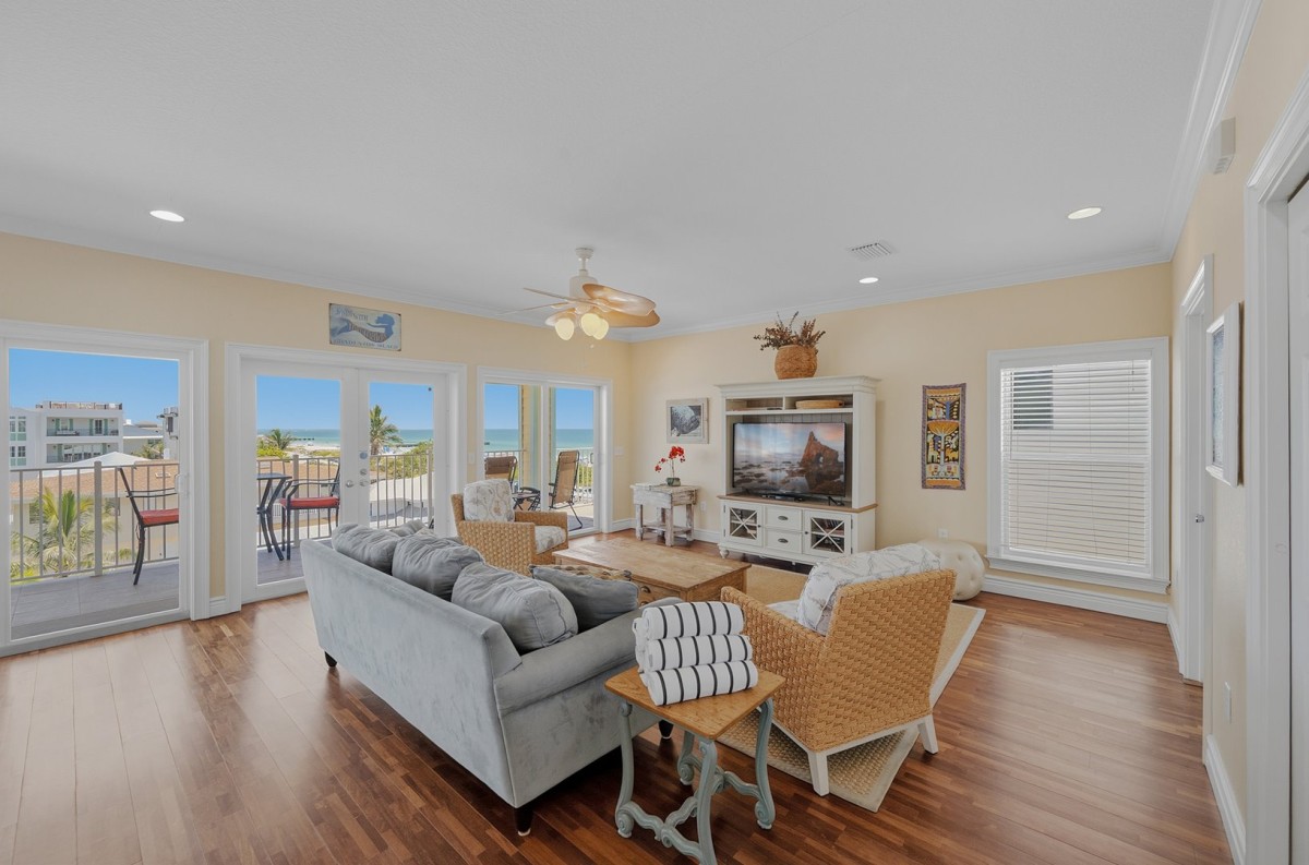 Top floor living room